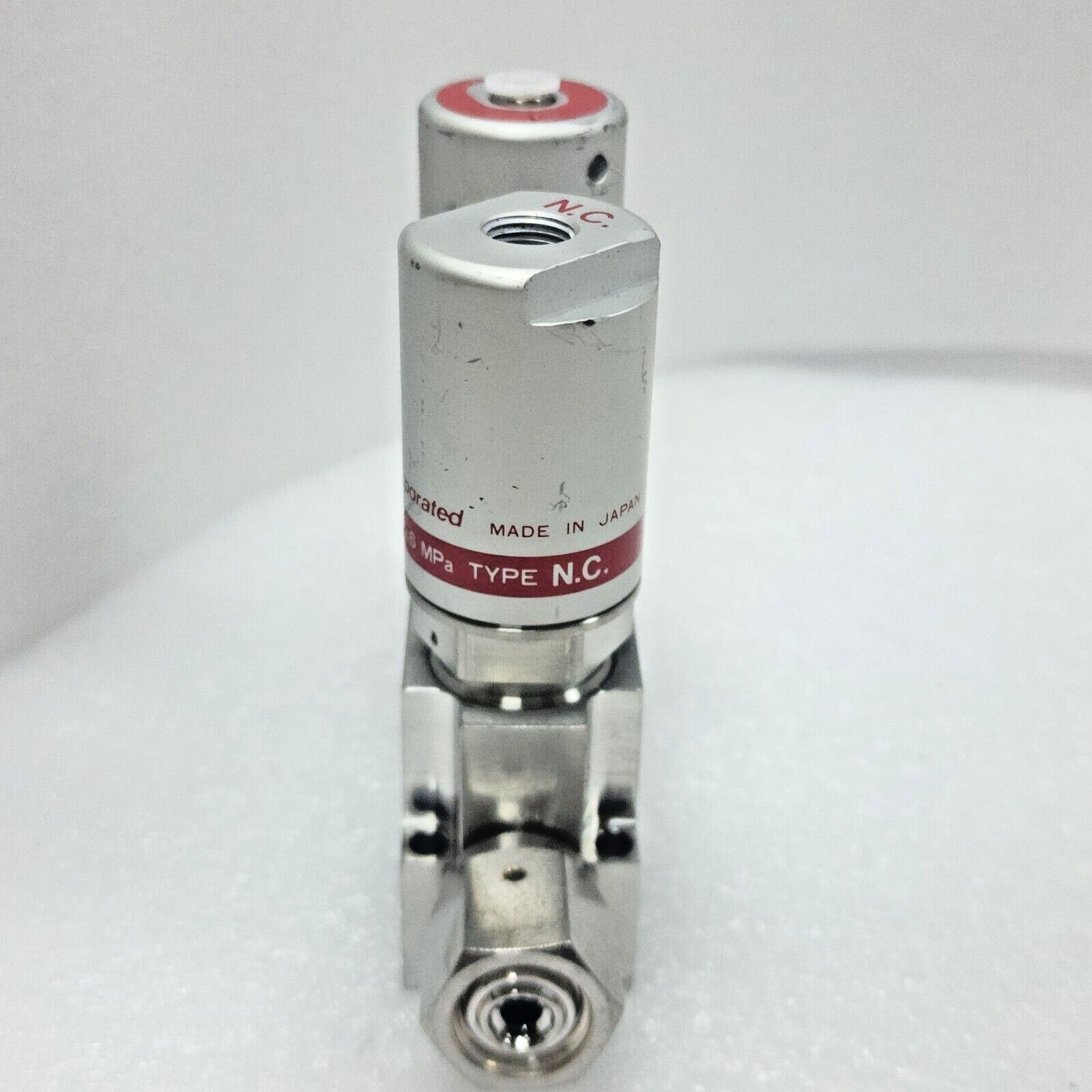 Lam 766-077821-501 R C , C No. 567512, Fujikin 0.5~0.6 Mpa NO Valve Assy,+97157