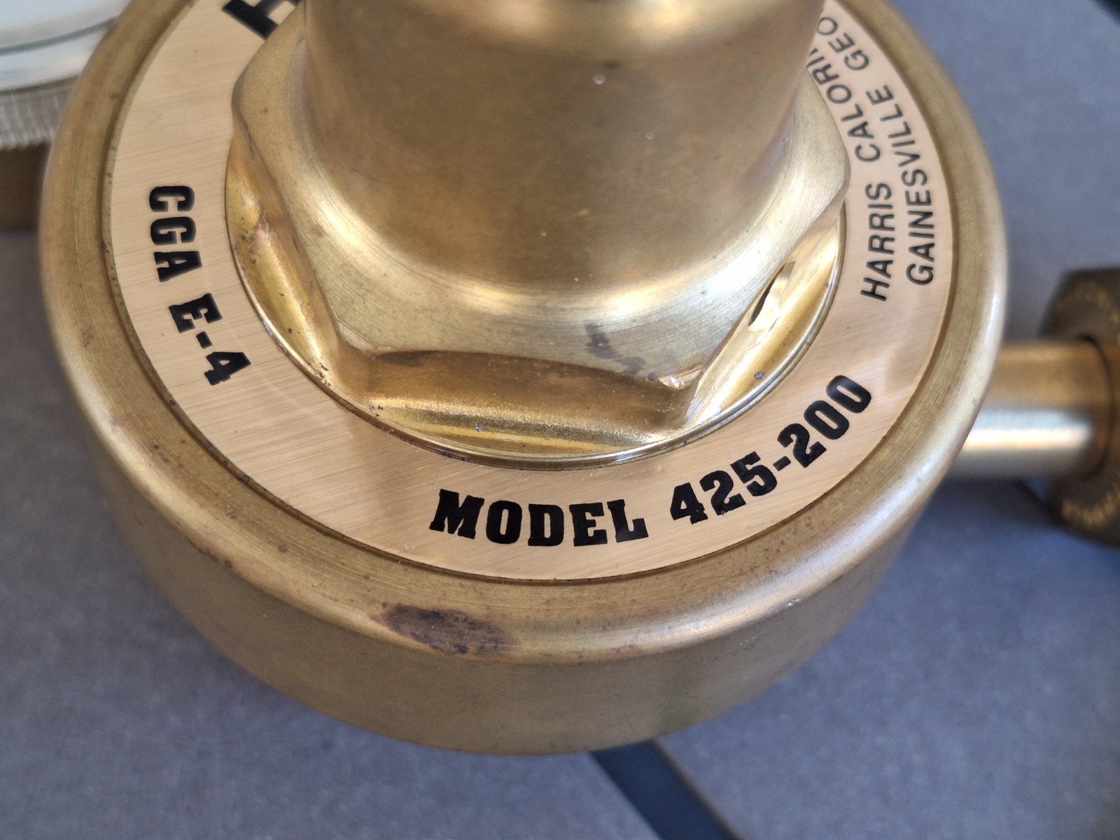 Harris 425 Single Stage Regulator AR HE N2 425-200-580 (3000773) NEW, Open Box