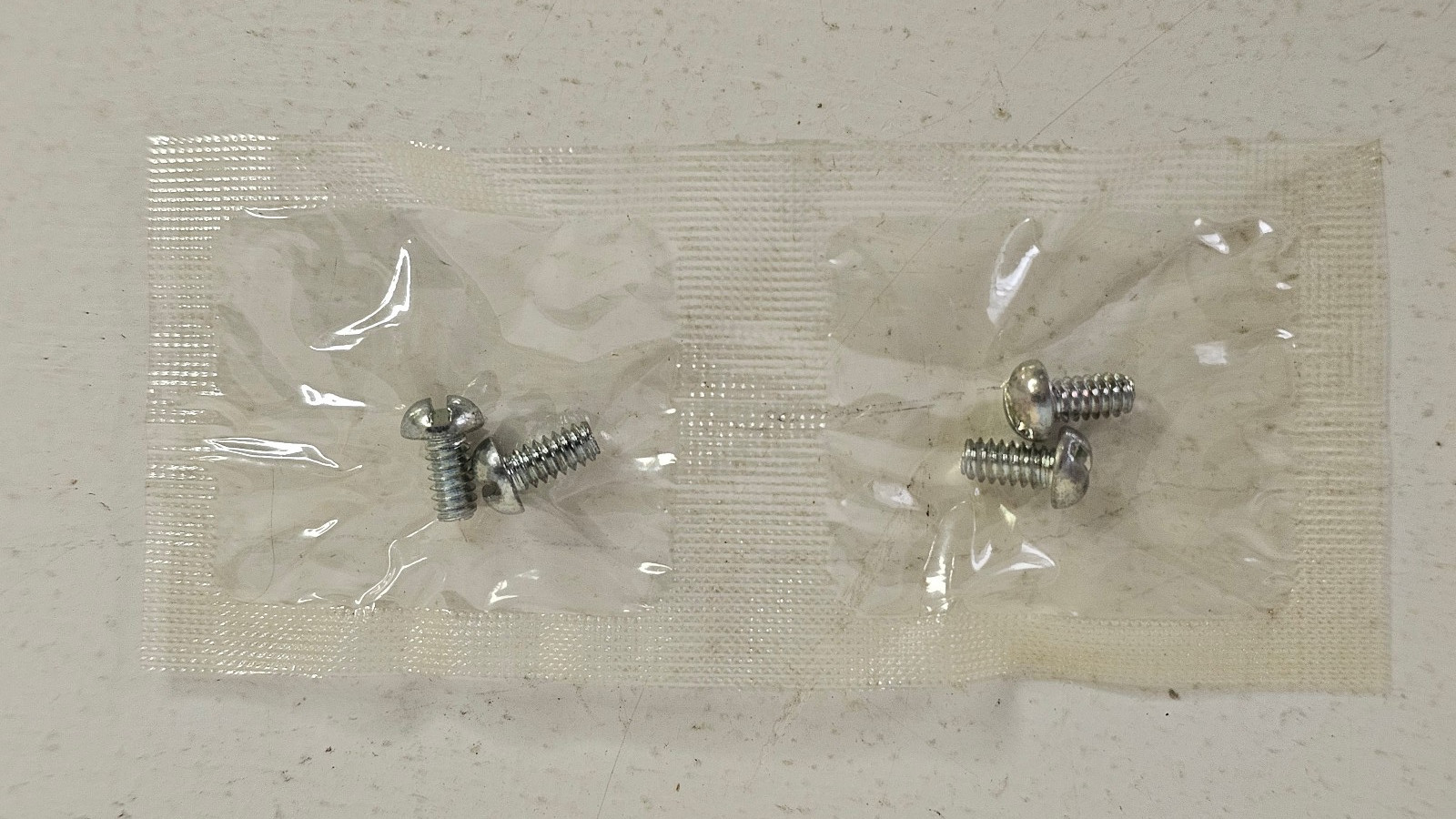 Ten Hubbell 7439 Adapter Plates 4 1/4″X 2 1/2″ W/Gasket, Mounting Screws NOS