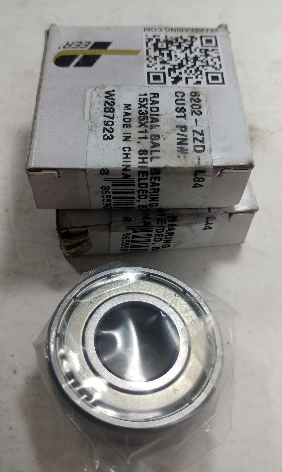 2 NEW PEER 6202-ZZD-L84 RADIAL BALL BEARING 15X35X11 ***MAKE OFFER***