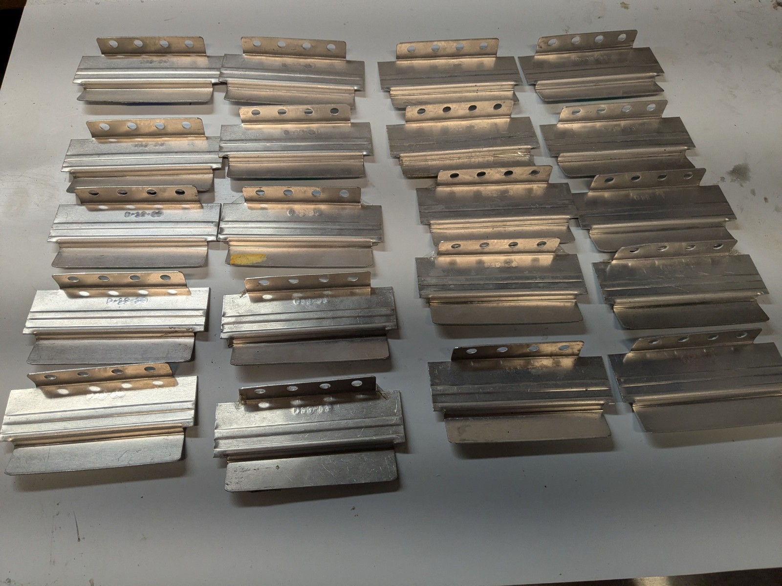 Lot of 25 Lista Aluminum Cabinet Drawer Dividers 2″ x 3-7/8″ D75-06 Stanley