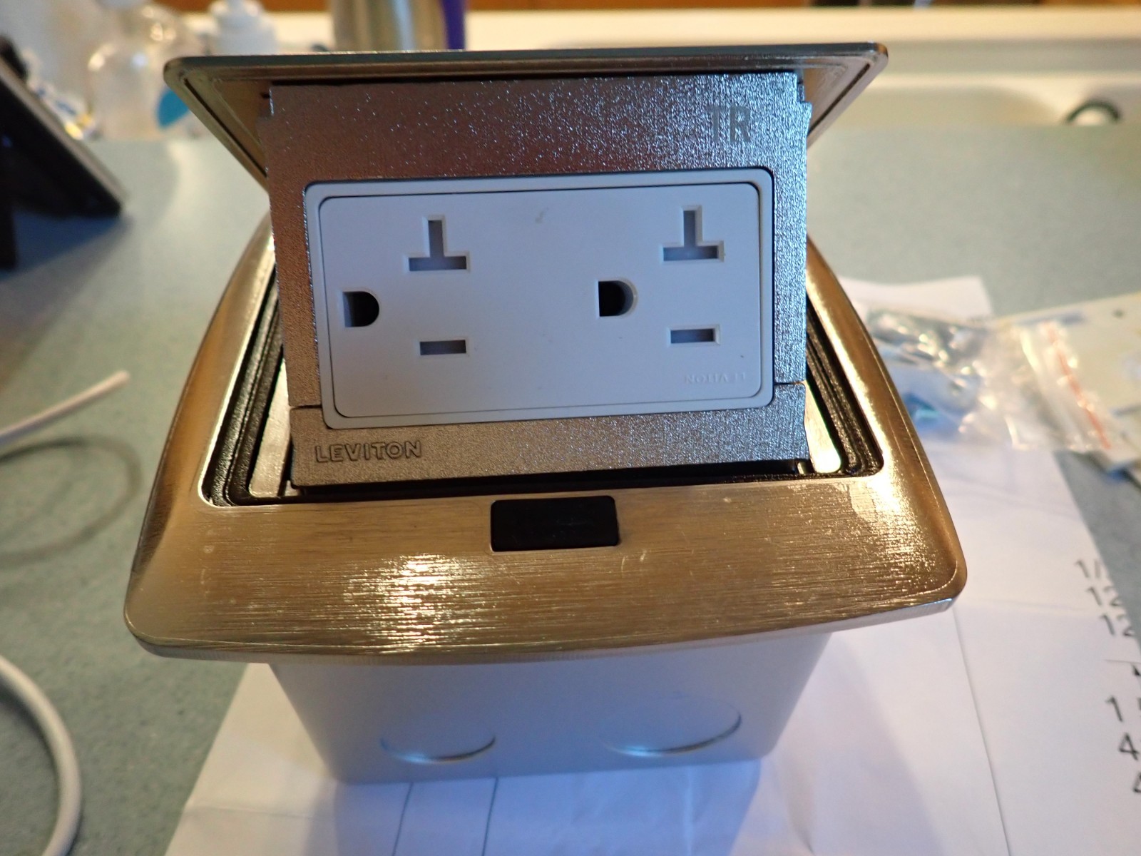 Leviton PFTR2-BN Brushed Nickel Pop-Up Floor Box TR Receptacle 20A-125V. NEW