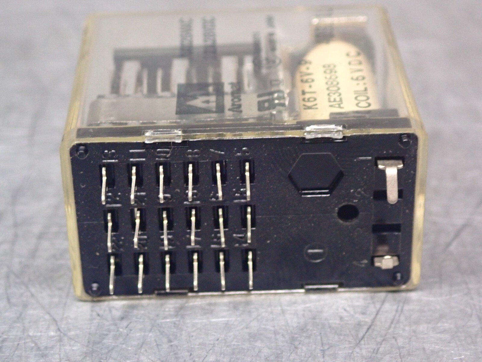 AROMAT K6T-6V-9 Relays 6VDC Coils New Old Stock (Lot of 3)