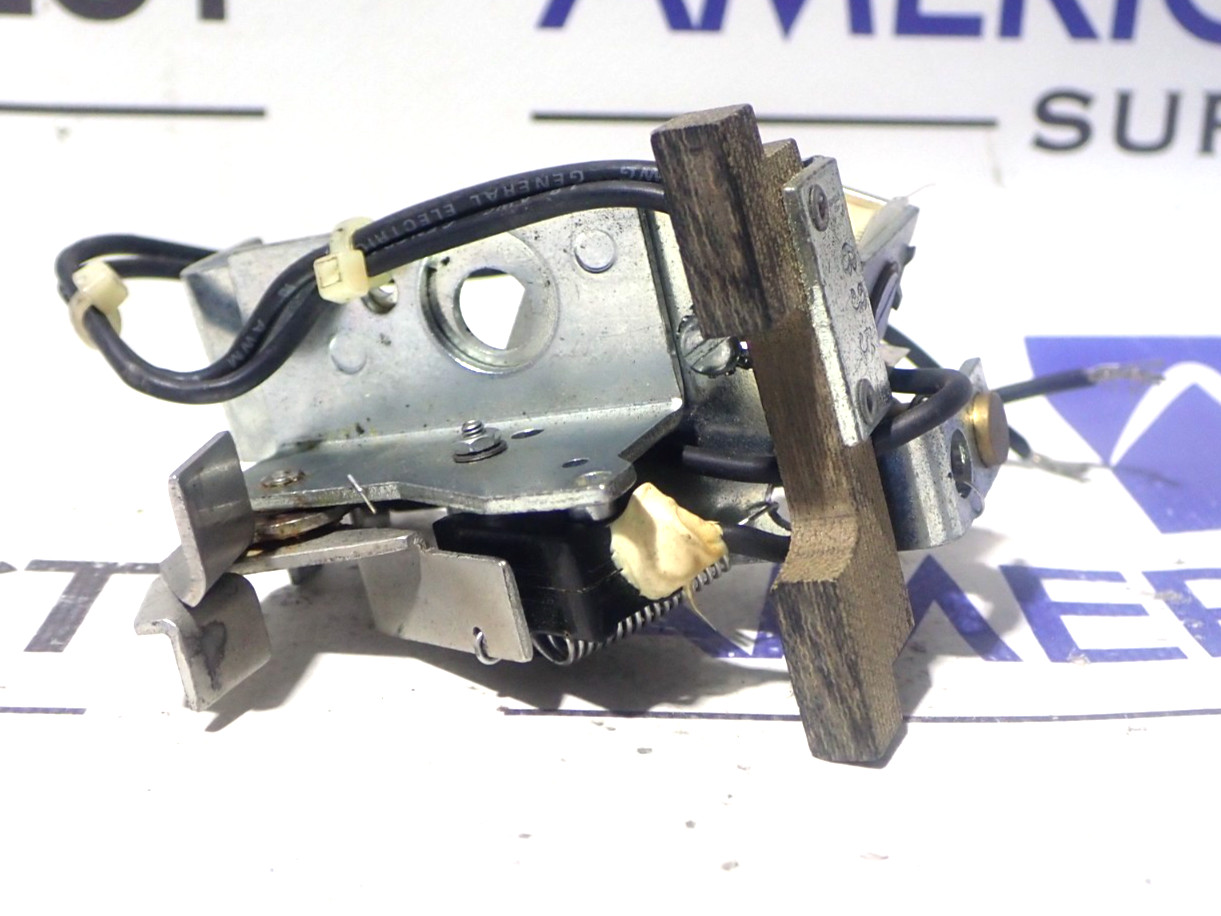GE TKMASTA12 120/240 Volt AC 125VDC Shunt Trip Accessory For TKM Breakers
