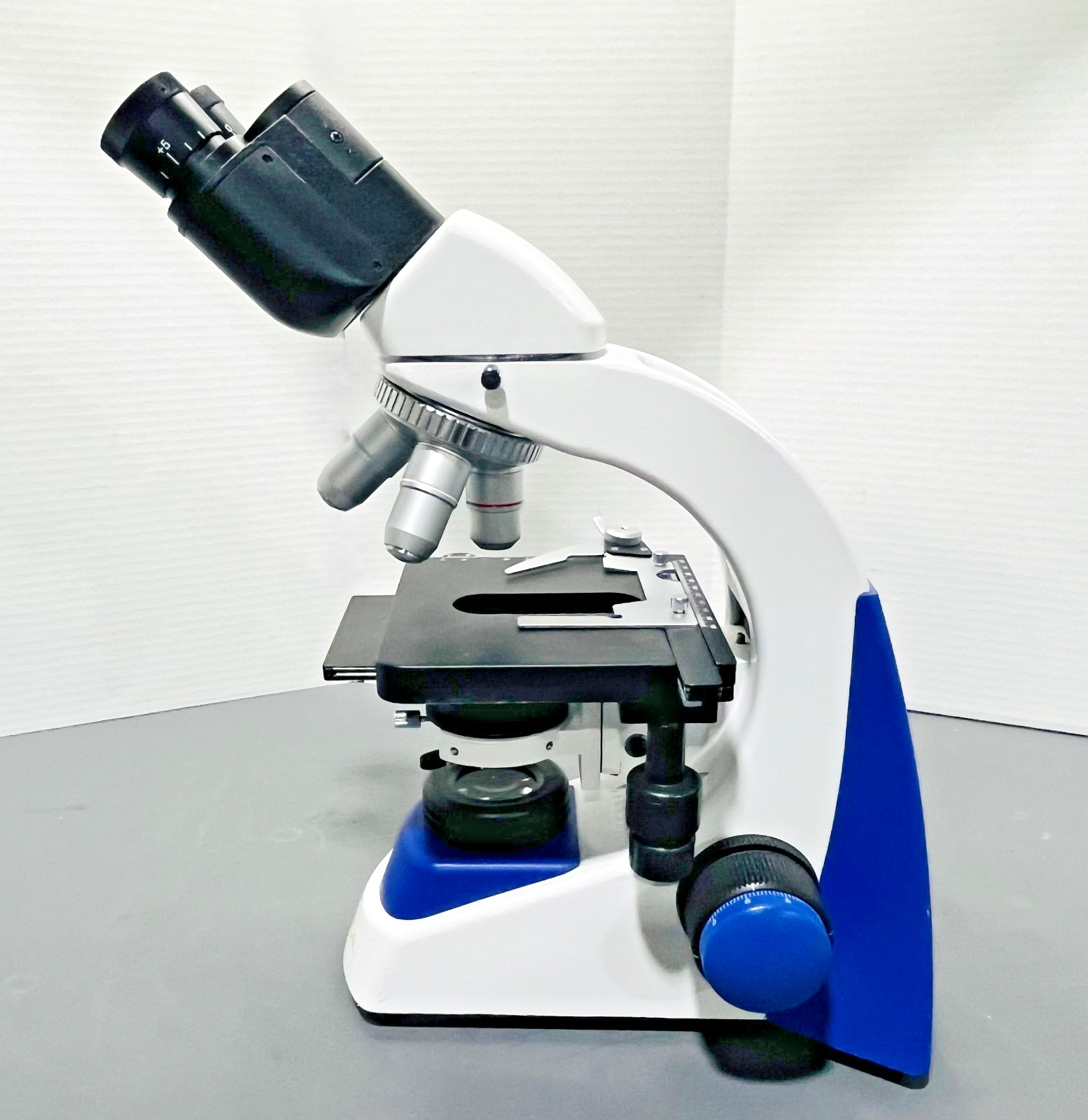 UNICO G380 LED Binocular Lab Microscope 100v-240v 50/60Hz Tested