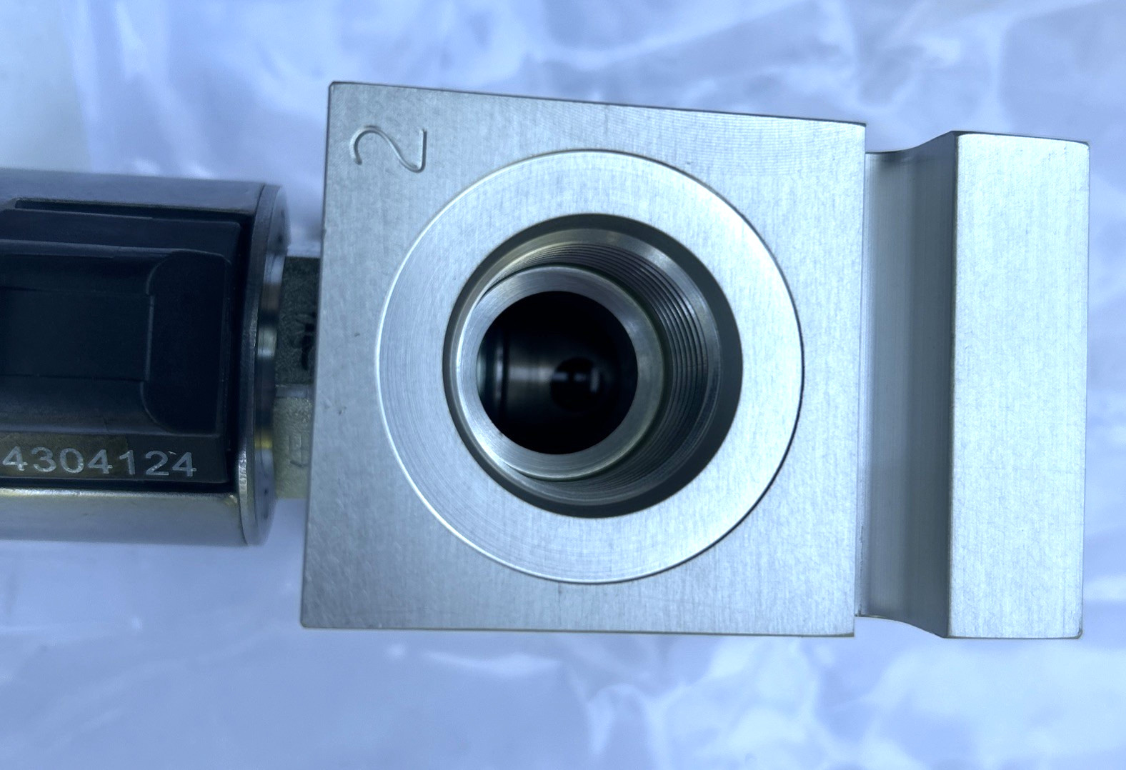 Hydraforce SV12-23-12T-N-24ER/Z Solenoid Valve 4810-01-713-5949