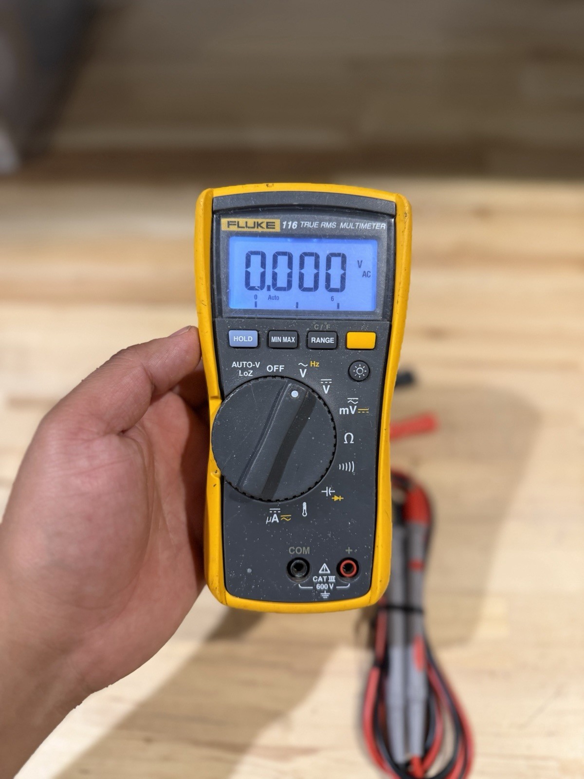 FLUKE 116 TRUS-RMS MULTIMETER / LEADS – SHIPS FAST (TESTED)