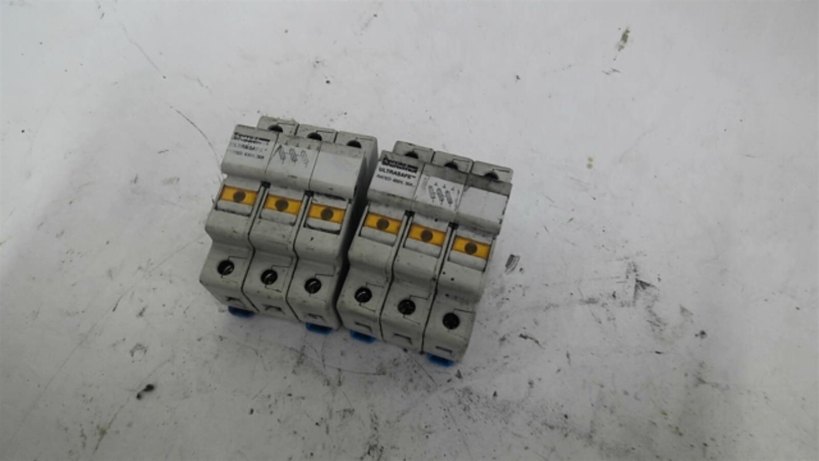 Ferraz Shawmut Y219073 Fuse Holder Lot Of 2