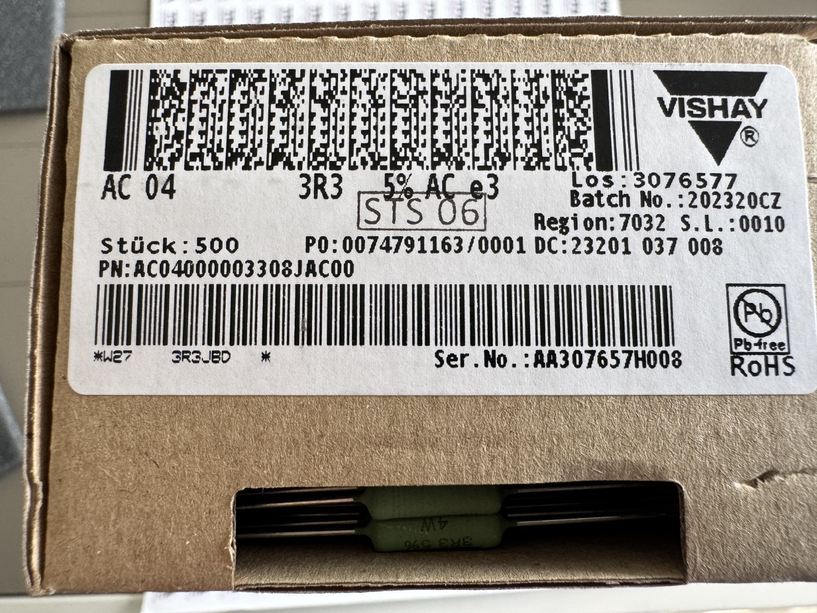 500 PCS AC04000003308JAC00 Vishay Metal Film Resistor 3.3 Ω 4W ±5% TCR ±50ppm