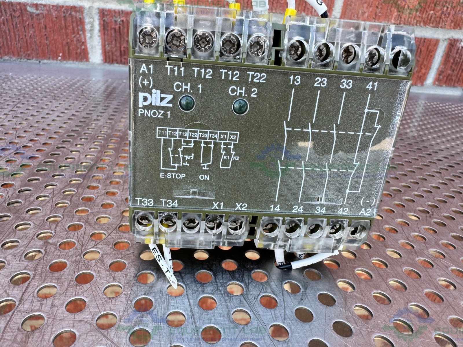 Pilz PNOZ 1 3S1O 475695 Safety Relay 3.5 W, 24V DC