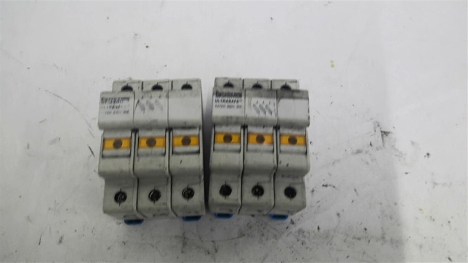 Ferraz Shawmut Y219073 Fuse Holder Lot Of 2