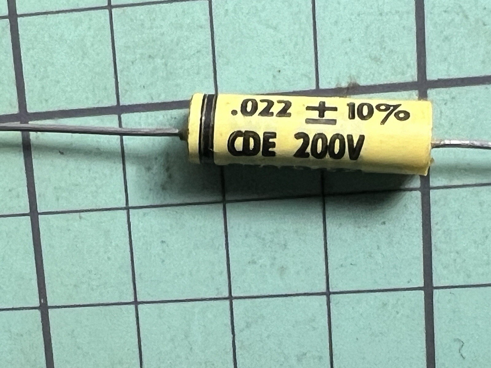 cornell dubilier capacitor .022 uf 200 V (25 pcs)