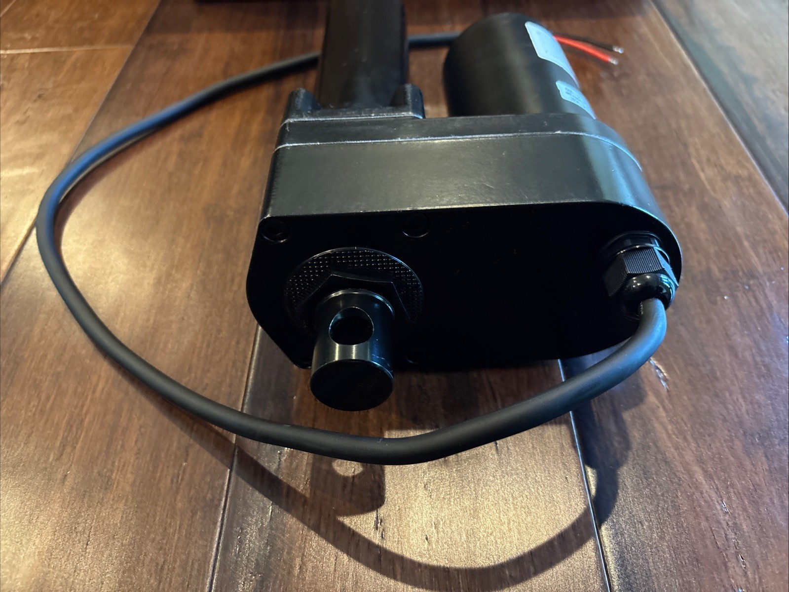 Industrial Duty Linear Actuator 4in 100mm Stroke | 12V DC | 8.5mm/s | 7000N Load