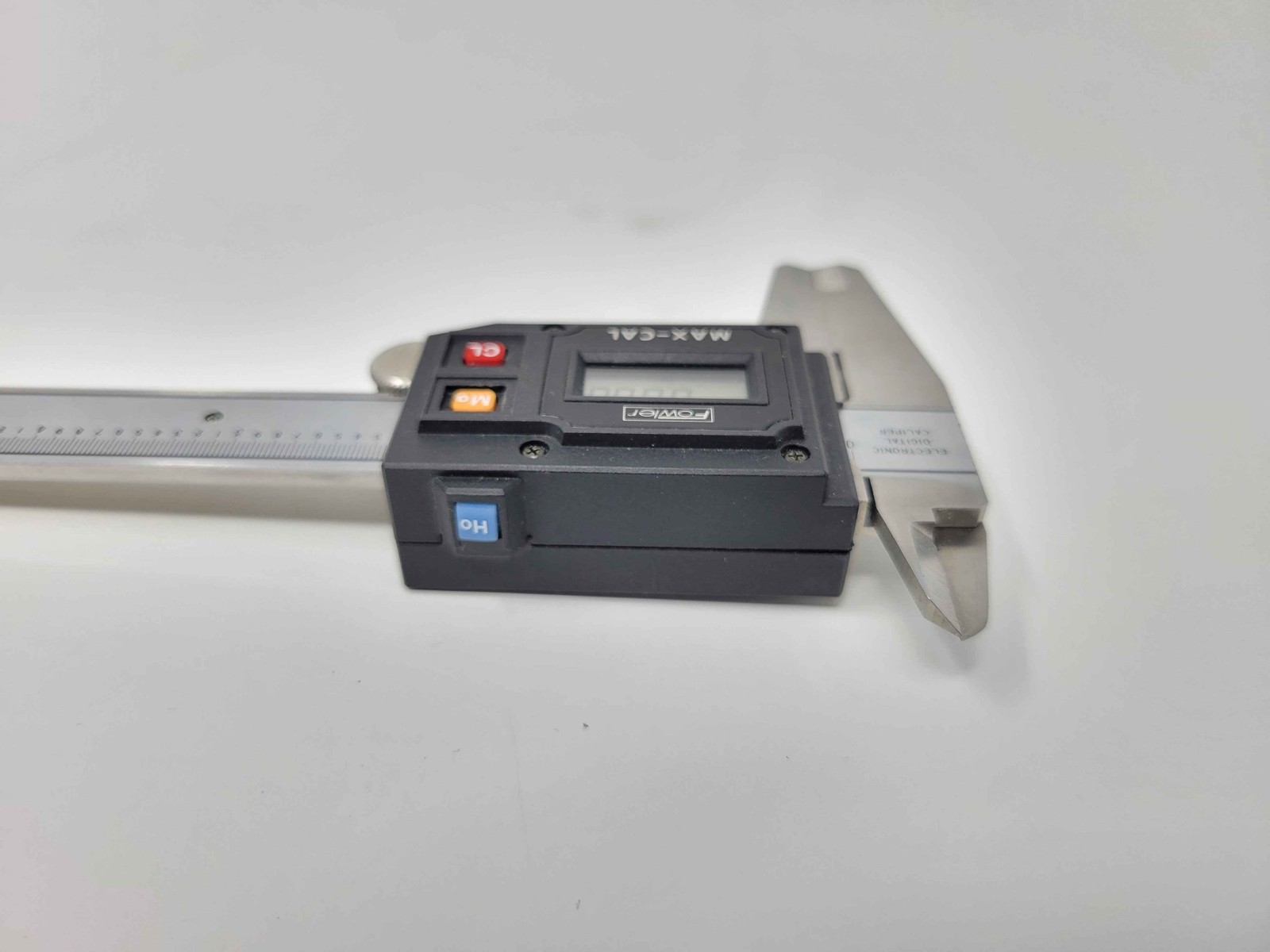 Fowler MAX-CAL Digital Caliper 0-6 in, 0.0005 in Resolution w/ Case