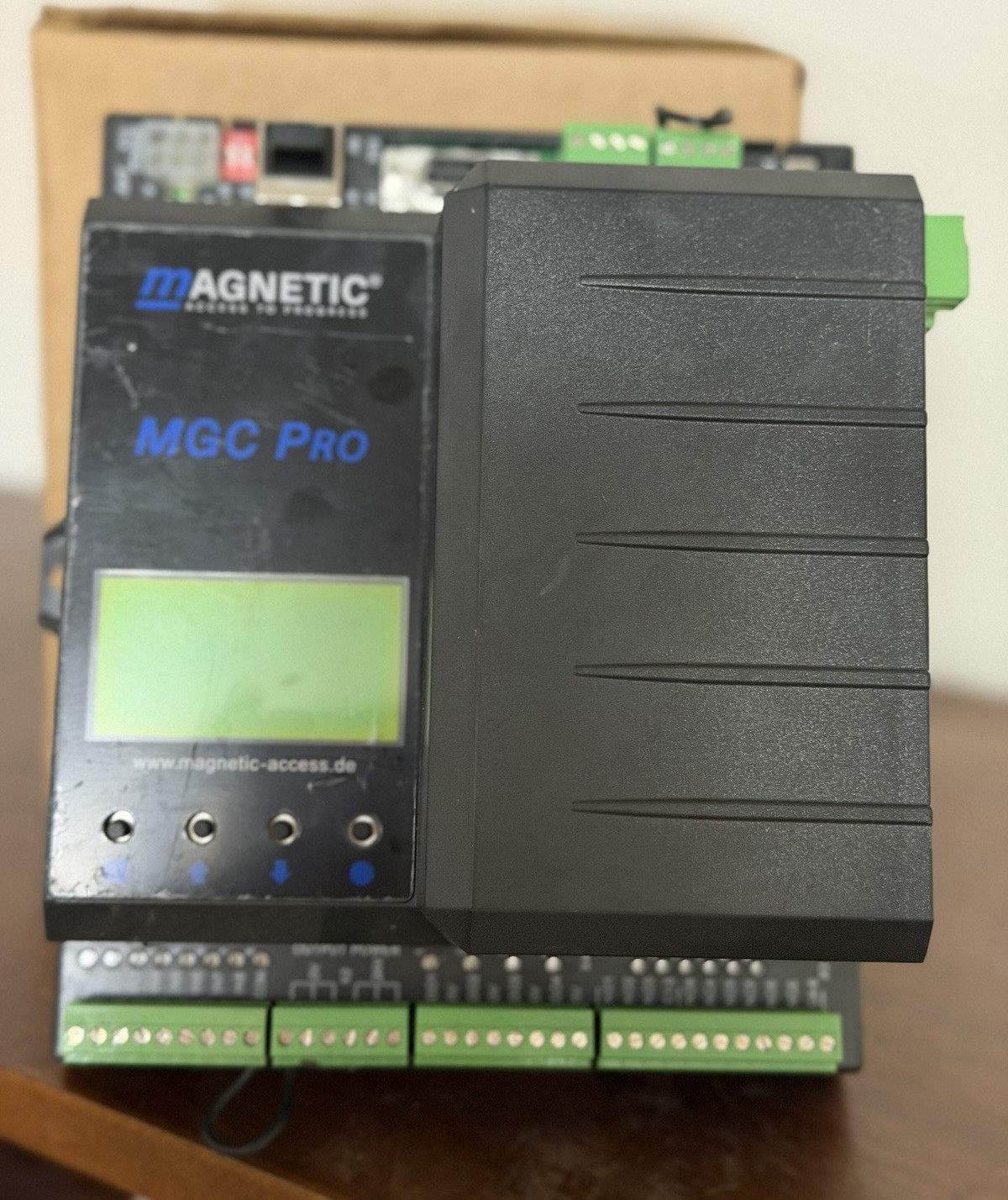 MAGNETIC MGC Pro Gate Controller MGC-PRO-A-100-0001