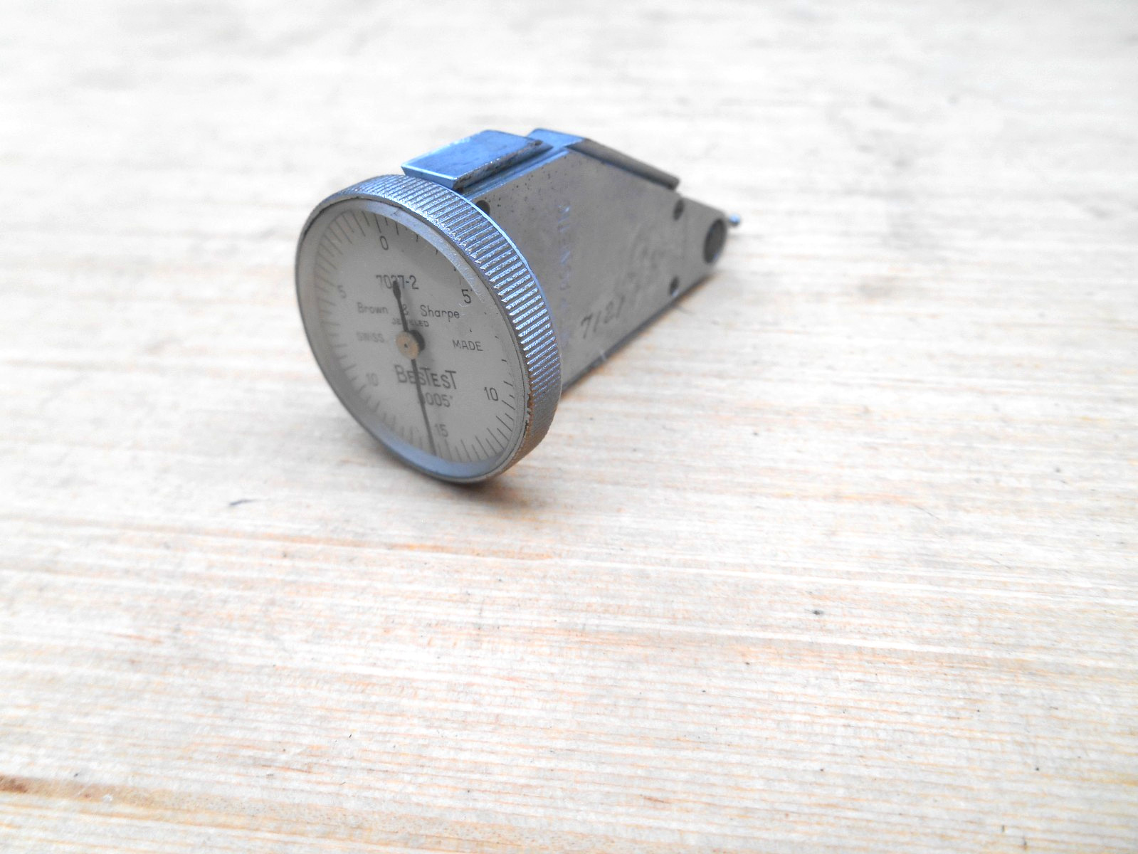 Brown & Sharpe 7037-2 Vertical BesTest Dial Test Indicator .0005 gr swiss made