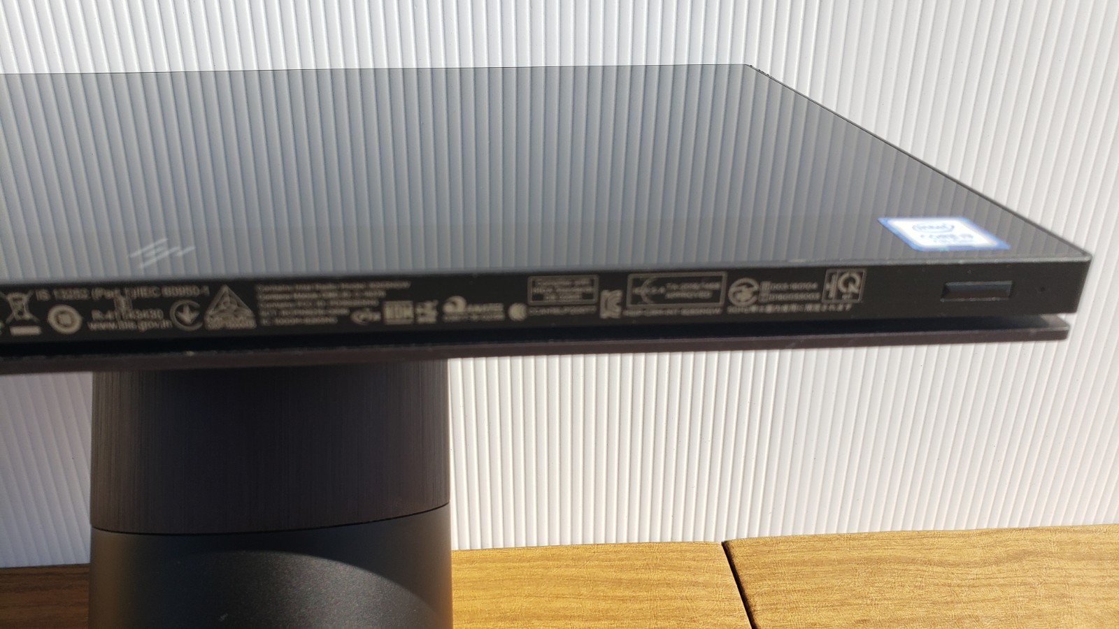 HP Engage One 143 AIO PC i3-7100U 2.4GHz 8GB 128GB SSD Touchscreen Ubuntu Linux