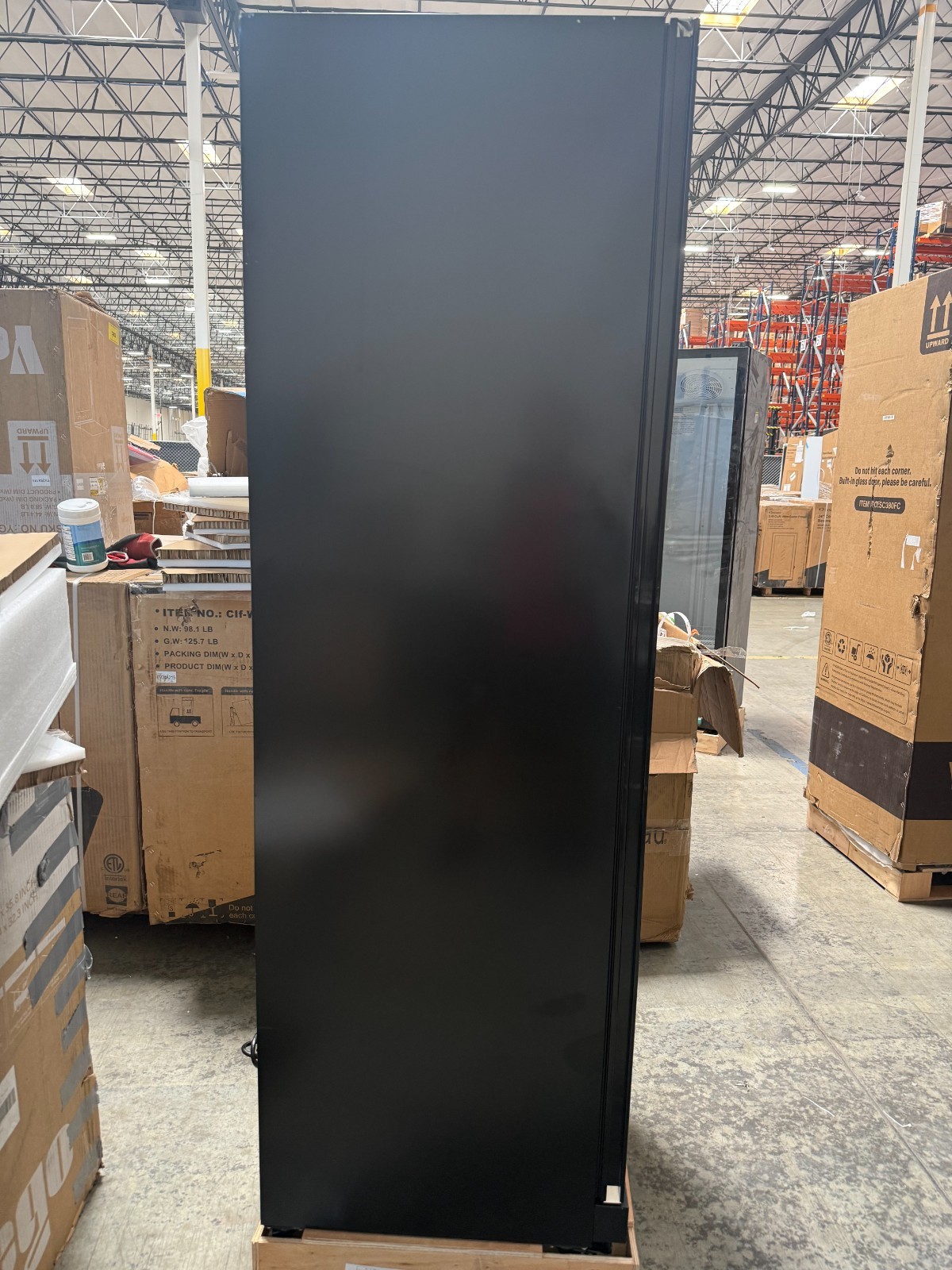 Yeego 22″ Width Commercial Display 12.36 Cu.ft Beverage Refrigerator Store