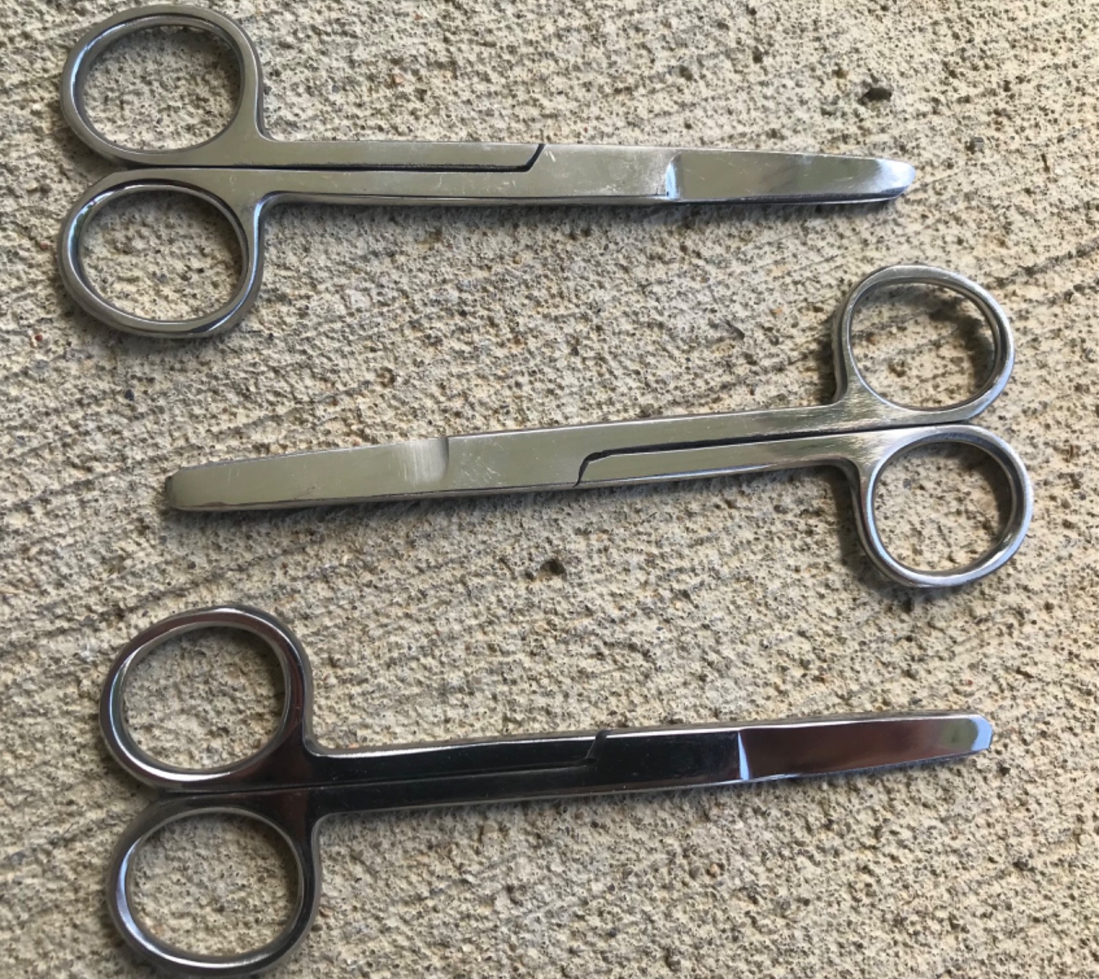 Operating Medical 4.5 inch blunt Scissors, Lot of 50