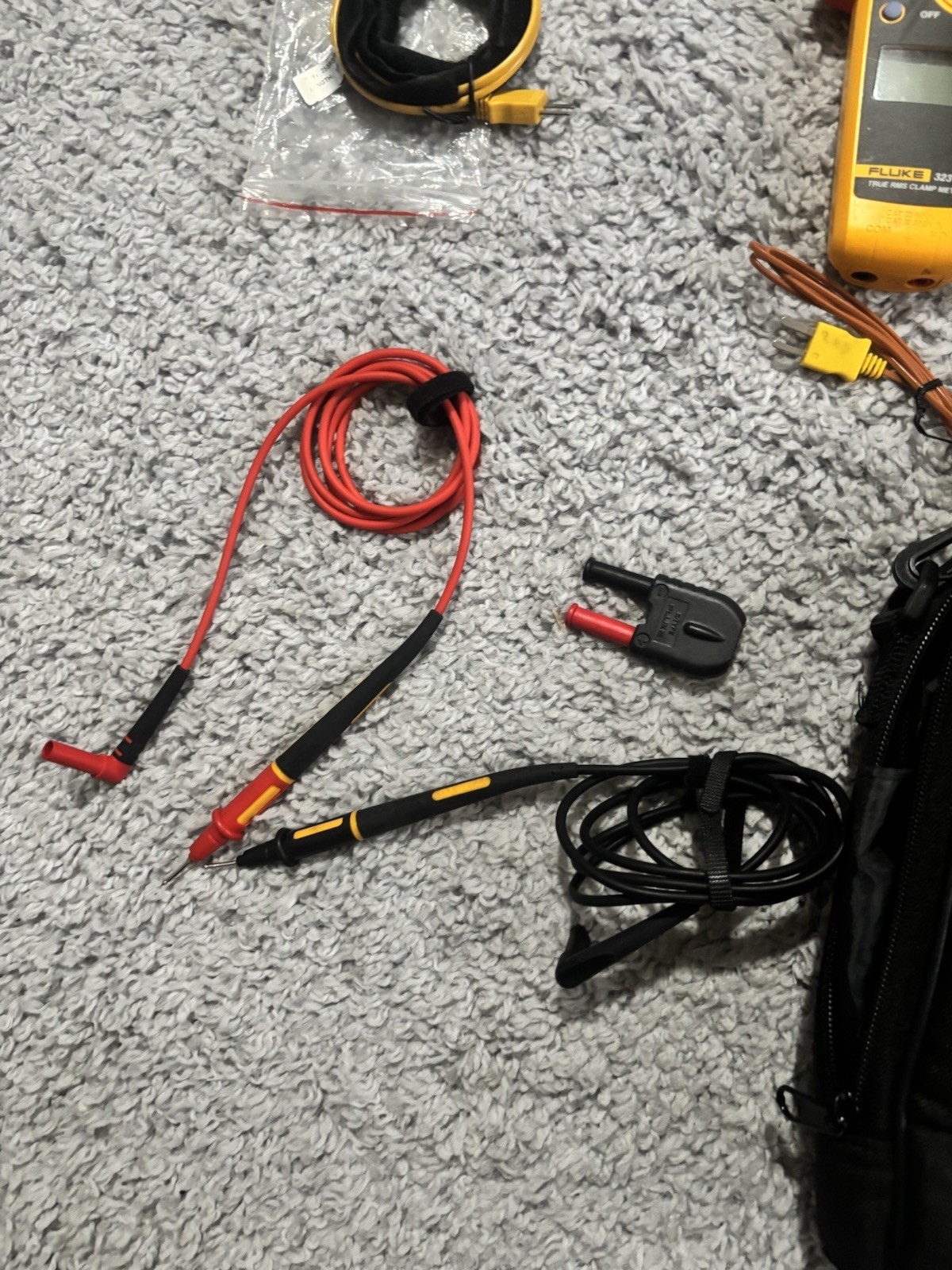 FLUKE 116/323 Kit HVAC True RMS Multimeter and Clamp Meter Combo Kit 4296029