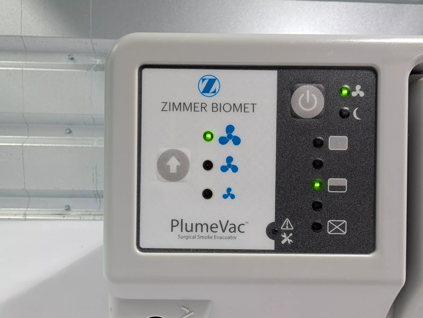 Zimmer Biomet PlumeVac Surgical Smoke Evacuator AEVV120 with PlumeGuard Filter