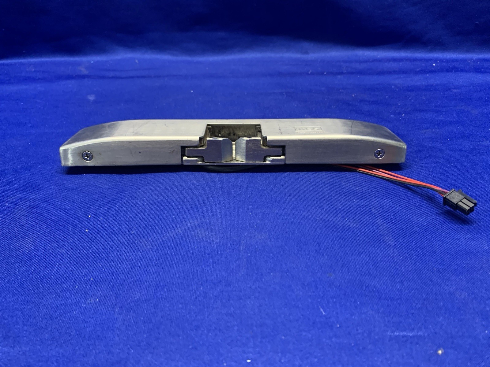Hes Assa Abloy 9600-12/24D-630 Surface Mounted Electric Strike – Untested – Read