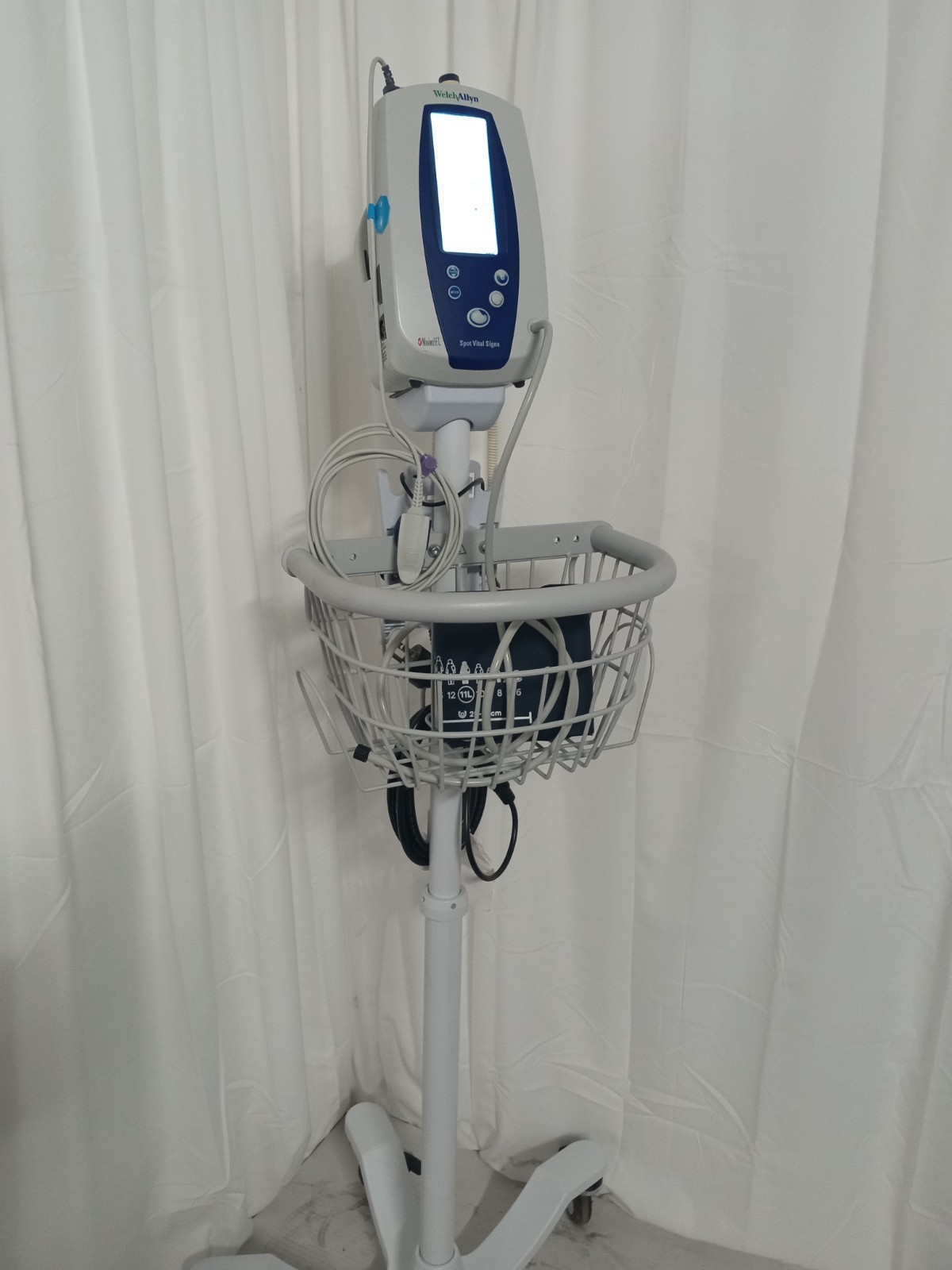 Welch Allyn Spot Vital Signs Monitor w/ Accessories **$25 US Shipping**