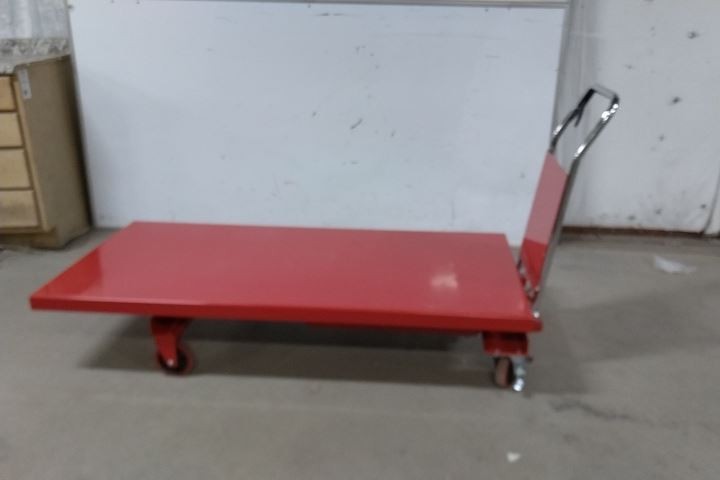Dayton 4ZC18K 1,000 Lb Load Capacity Manual Mobile Scissor-Lift Table
