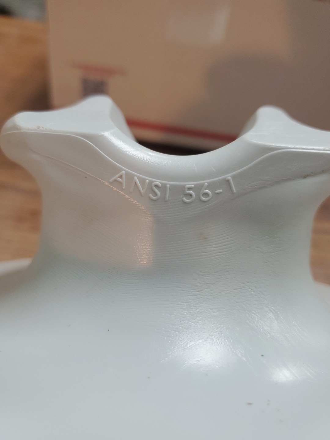 HENDRIX ANSI 56-1 Tie Top Pin Polyethylene Insulator **SEE DETAILS!** (CX24E)