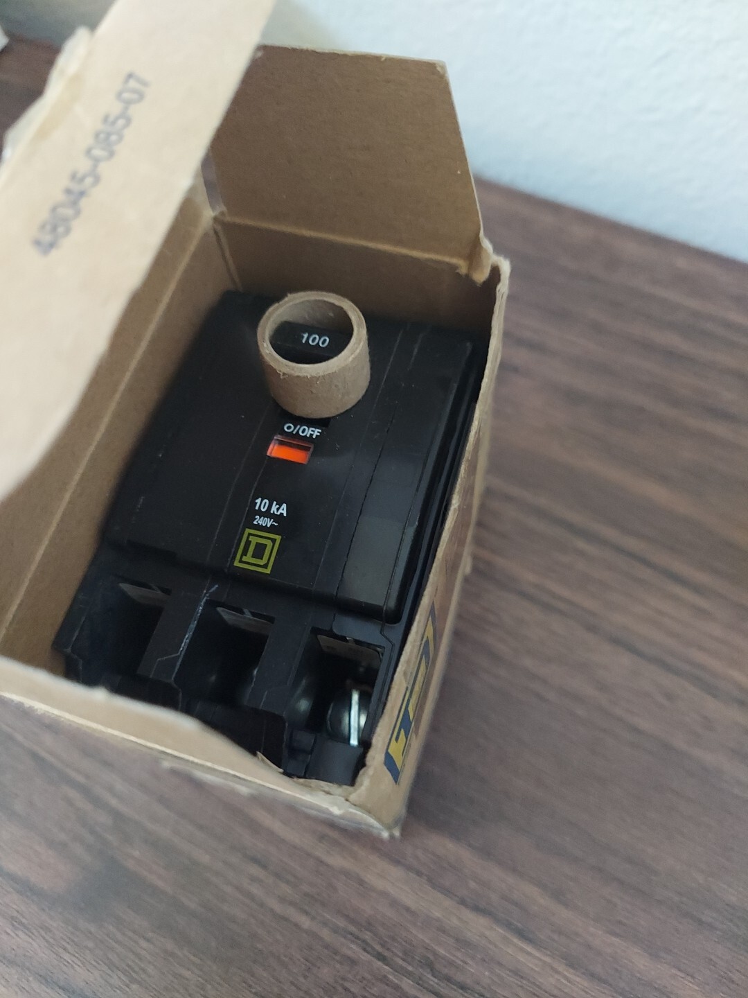 Square D QO31005273 3 pole 100 amp FOR RING TERMINAL PLUG IN/ON Circuit Breaker