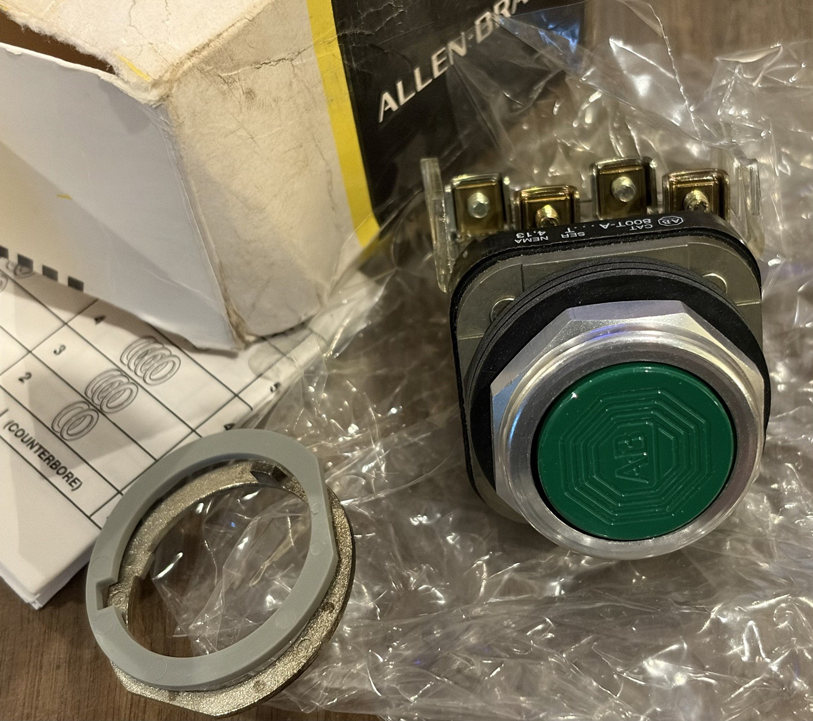 AB 800T-A 30mm Green Flush Pushbutton Operator w/ 800T-XA 1NO/1NC Contact Block