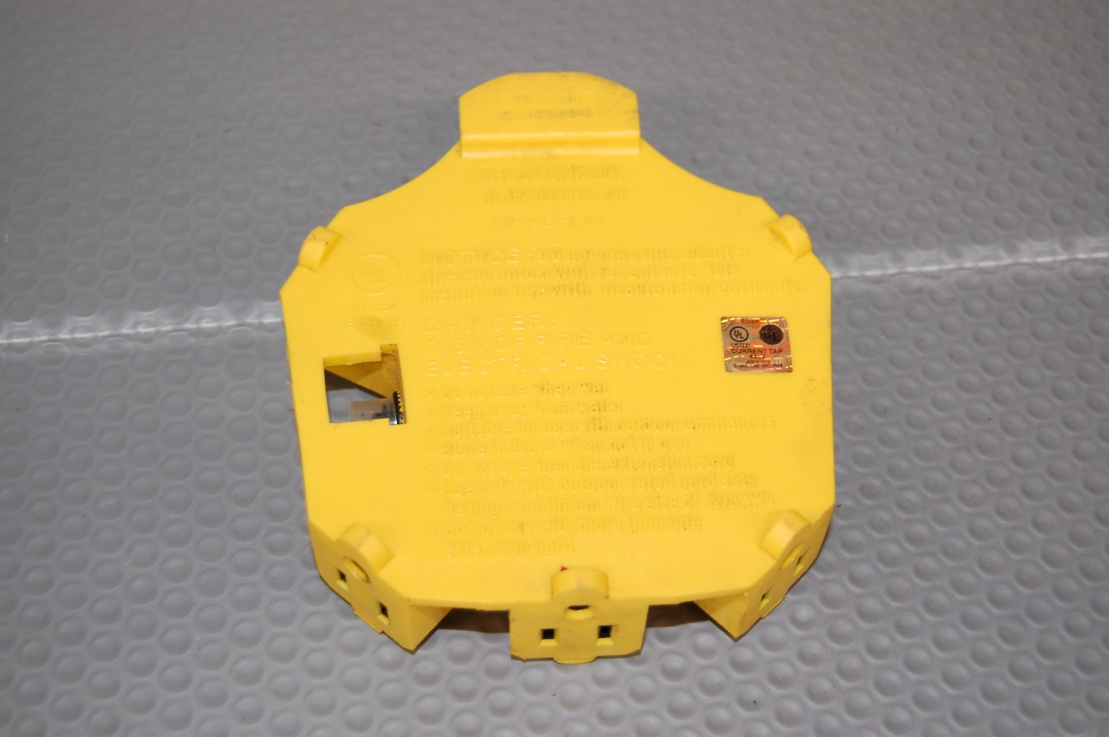 D5 Yellow Block Style Electrical Outlet Adapter Plug Type 5 Outlets Power Zon
