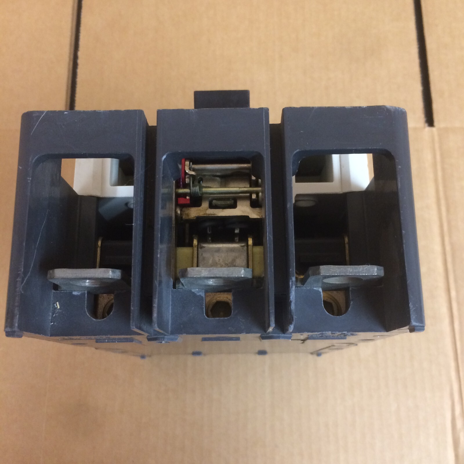 Eaton Cutler Hammer L630H LGH3630NN 600amp 3pole circuit breaker 480V 3P NICE!