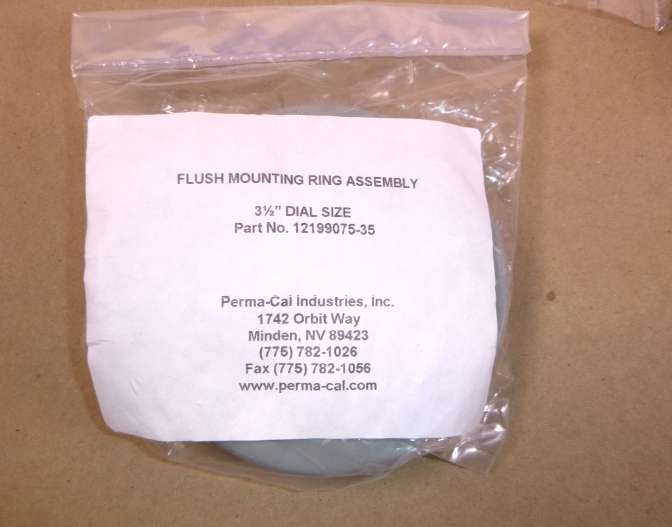 MIL-G-18997 Vibration-Resistant Flange Pressure Gauge 3-1/2″ Dial 2000 Psi