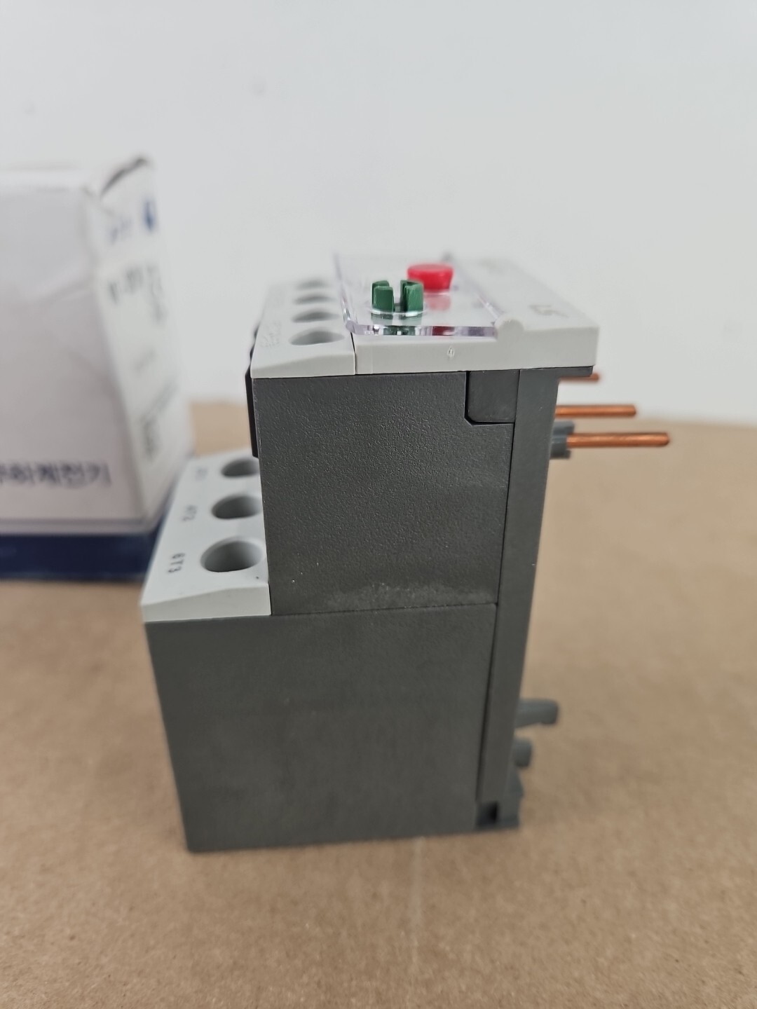 MT-32/3K LG/LS METASOL 3.3A (2.5-4)A THERMAL OVERLOAD RELAY SCREW NEW