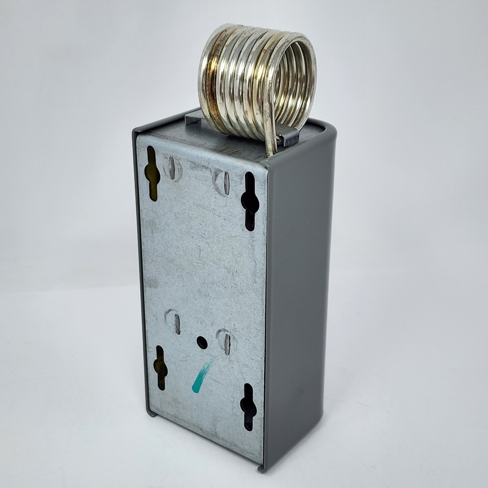 Tempro TP500 Thermostat Heat & Cool Single Stage SPDT 30°-110°F