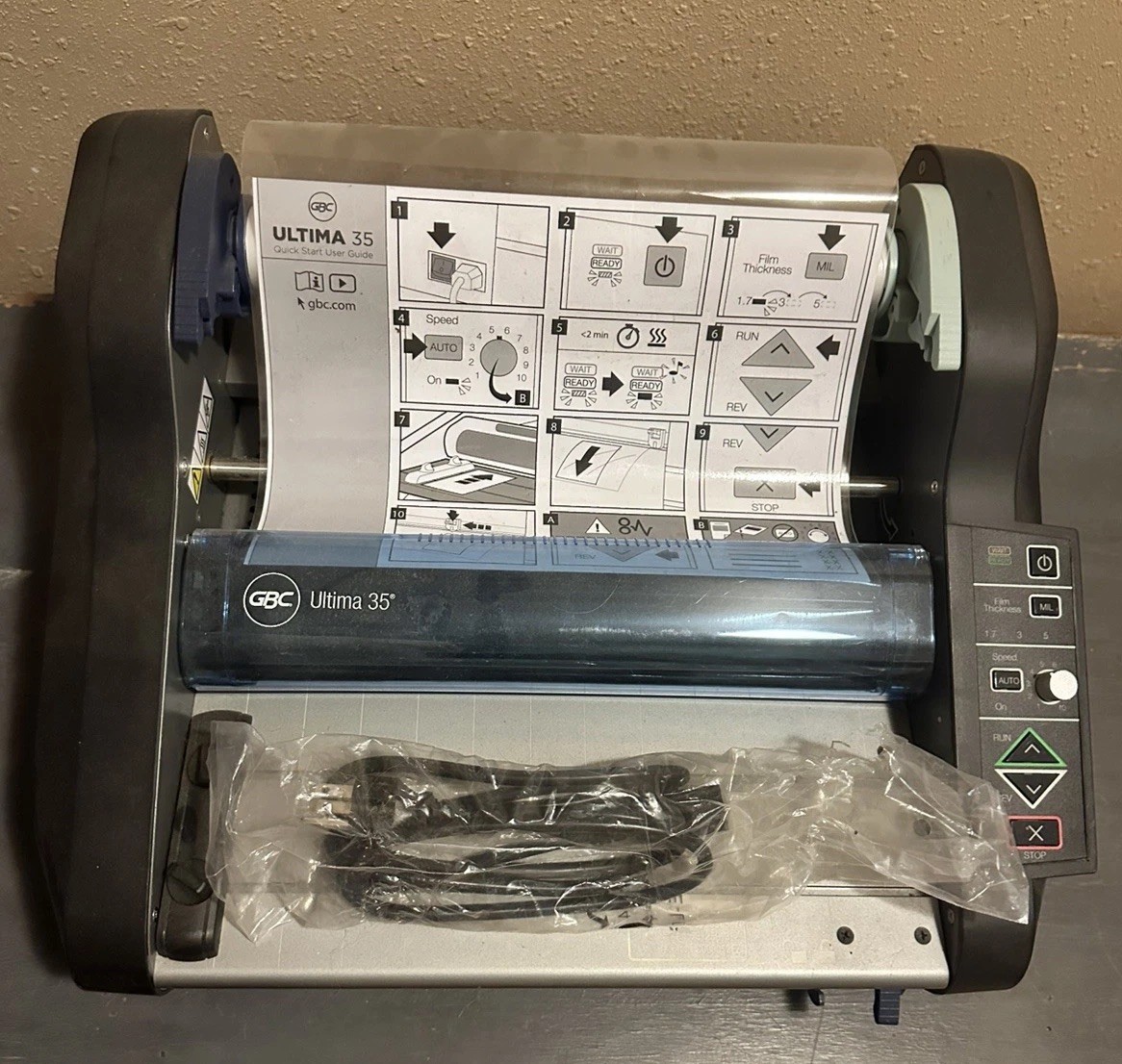 GBC HeatSeal Hot Laminator 1701680 GBC HeatSeal 1701680 033816054516
