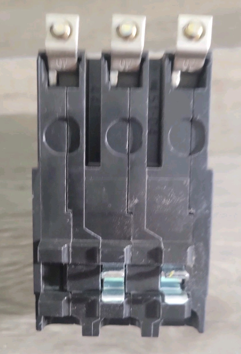 QOB3100 SQUARE D Circuit Breaker (QOB) Standard, 100A, 3-Phase 240 Vac, Bolt-On
