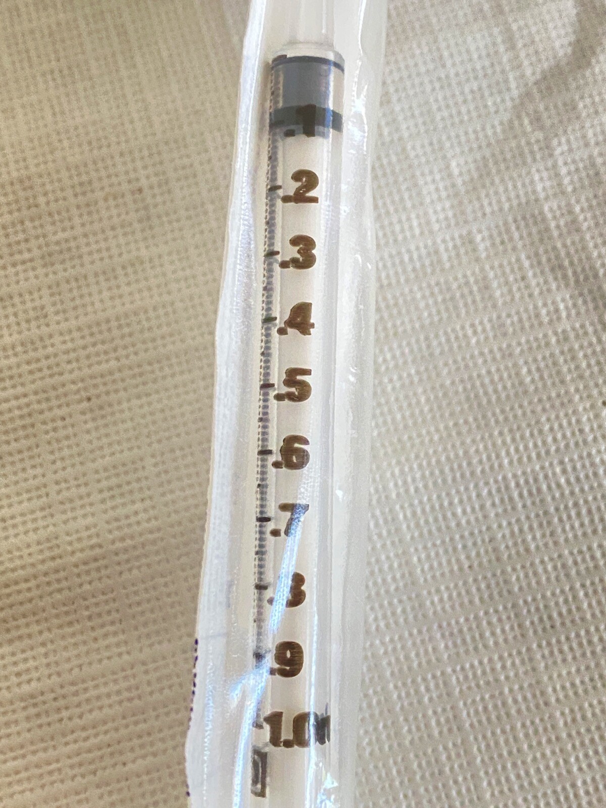 (164) Laboratory Plastic 1mL Sterile Disposable Tuberculin Slip Tip Syringes