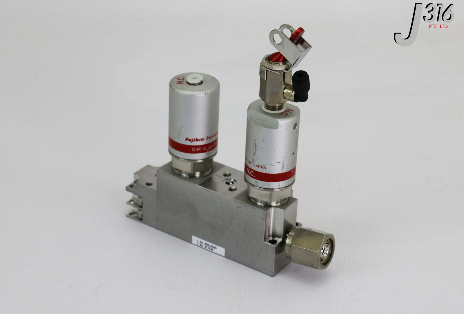 16960 FUJIKIN DIAPHRAGM BLOCK VALVES, TYPE N.C., O.P. 0.5~0.6MPA 477945