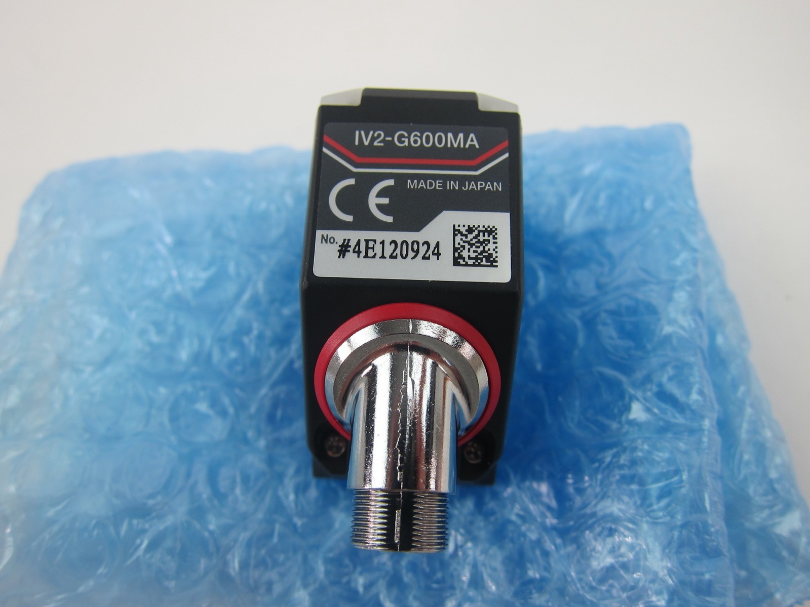 NEW Keyence IV2-G600MA Sensor V2G600MA