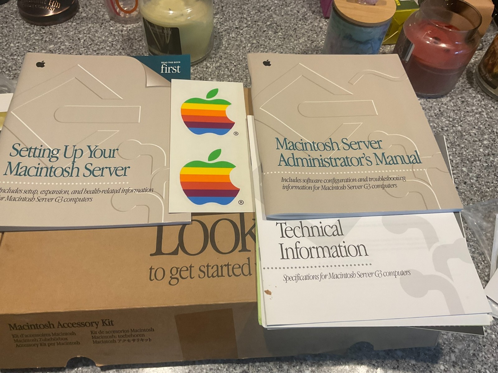 Macintosh Server G3, AppleShare IP 5.0 & MultiScan 720 Display CD’s & Manuals