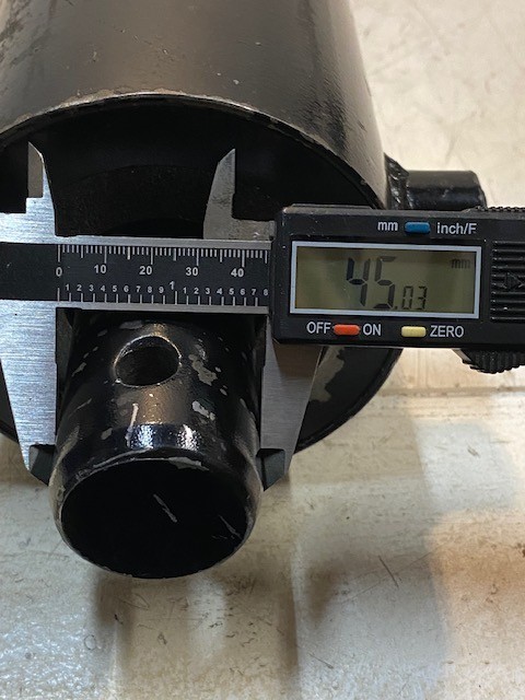 Hydraulic Cylinder 33-1/2″ Long 5″ Diameter 45mm Shaft 12mm Bore 27mm Bore