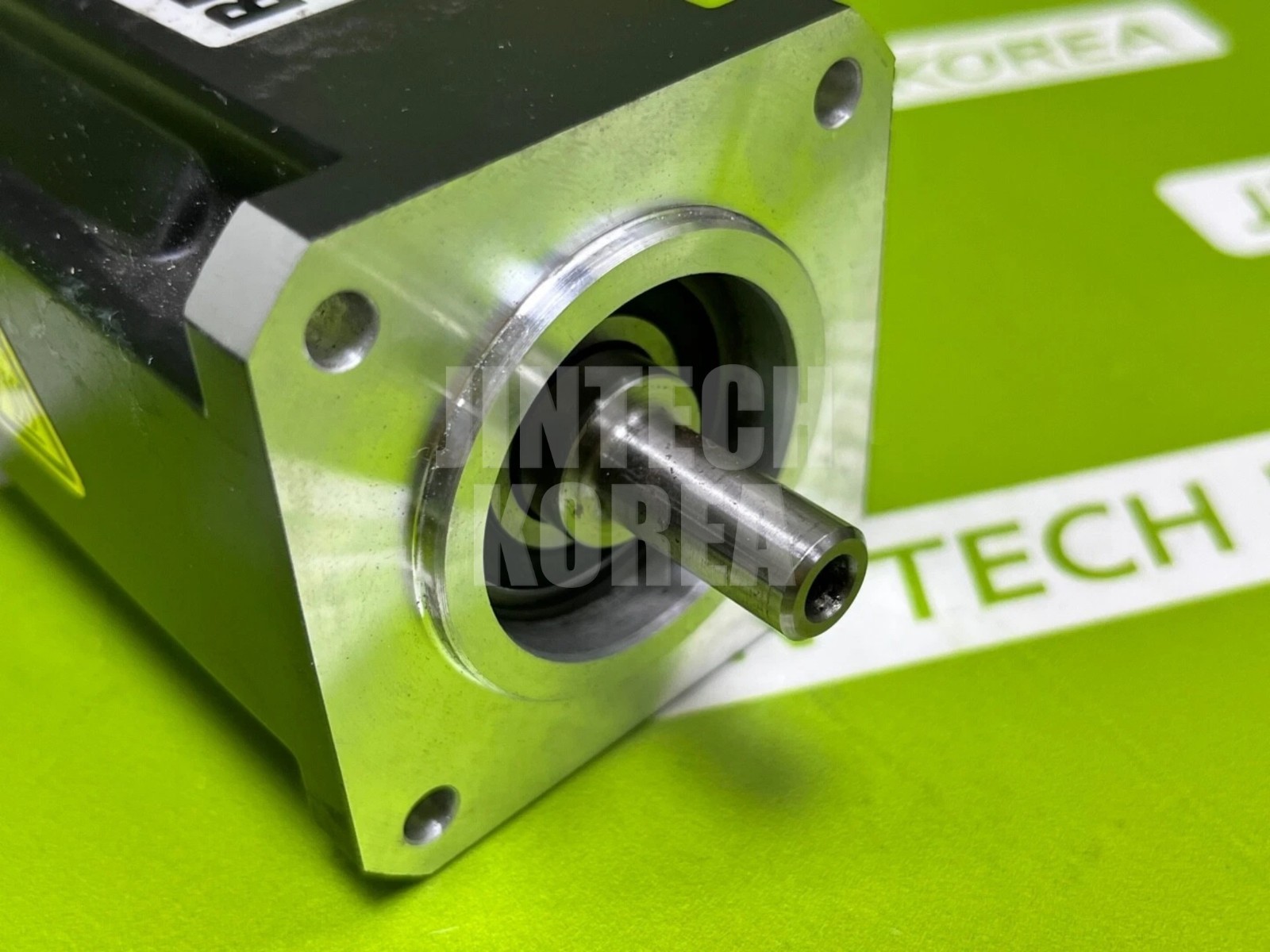 2566) [USED] BECKHOFF AM3022-0C30-0000