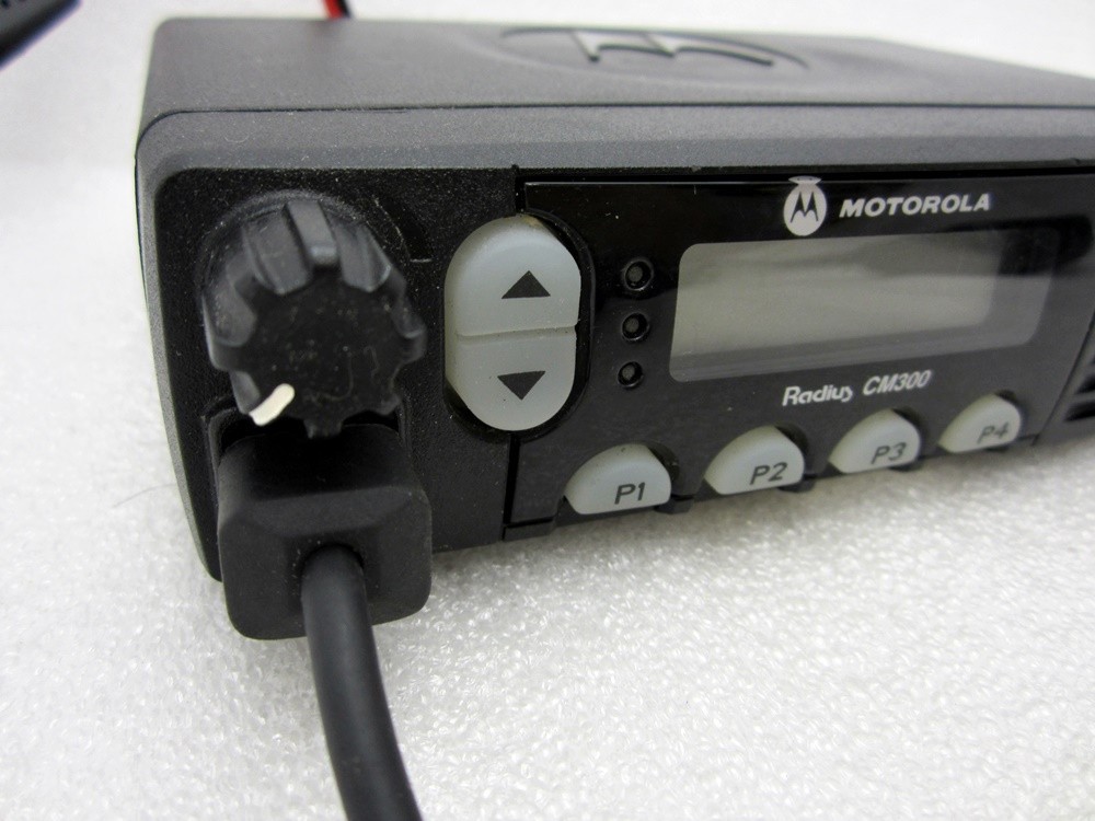 Motorola Radius CM300 Mobile 2-Way Radio with Microphone AAM50KQF9AA1AN