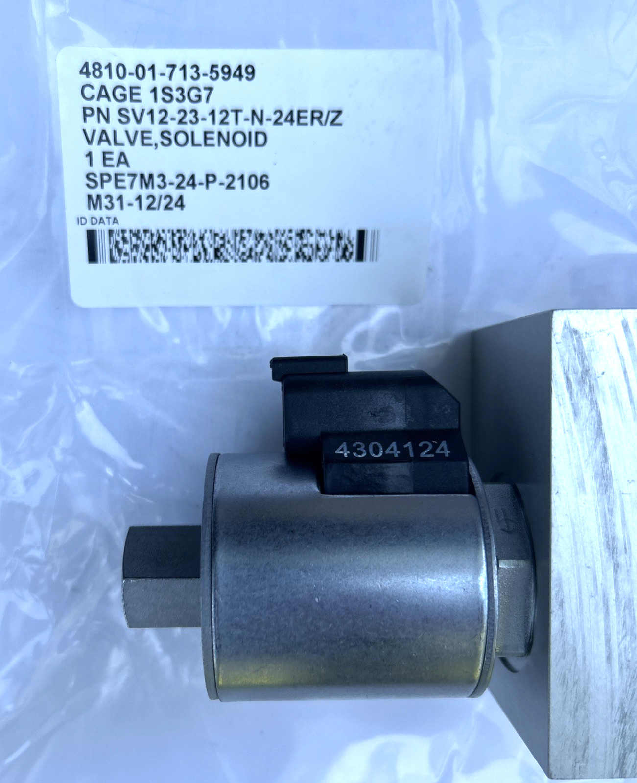 Hydraforce SV12-23-12T-N-24ER/Z Solenoid Valve 4810-01-713-5949