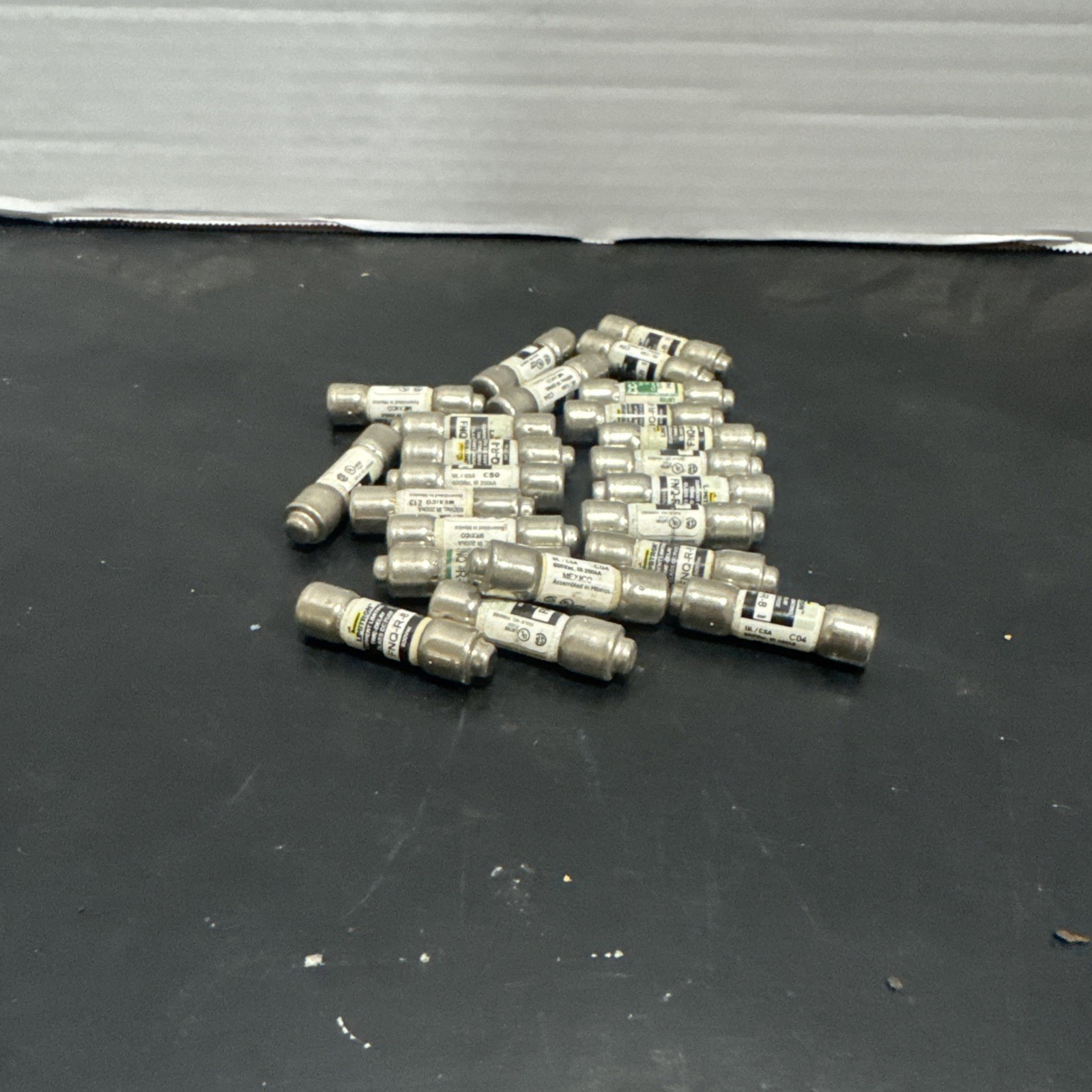 23 Pcs Eaton Bussmann FNQ-R-8 8A 600V Time Delay Fuse FNQR8 NOS