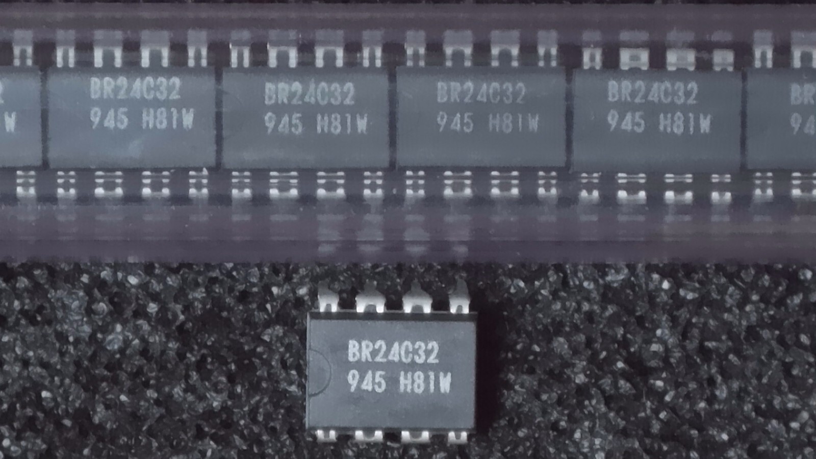 BR24C32 Serial EEPROM 32Kb Memory IC, 5V CMOS DIP8 – New
