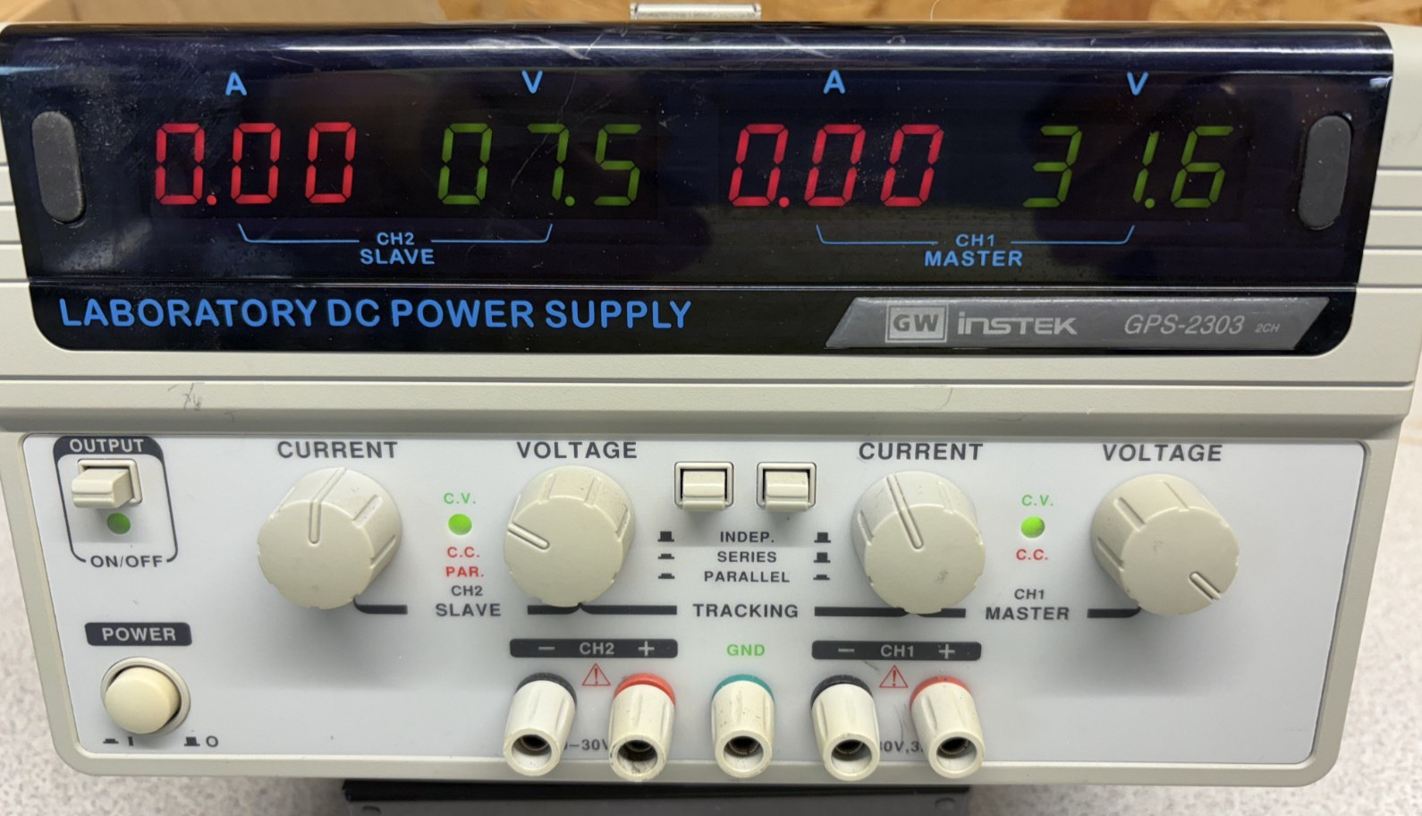 GW Instek GPS-2303 2-Channel Adjustable DC Linear Power Supply 0-30 V, 0-3 A