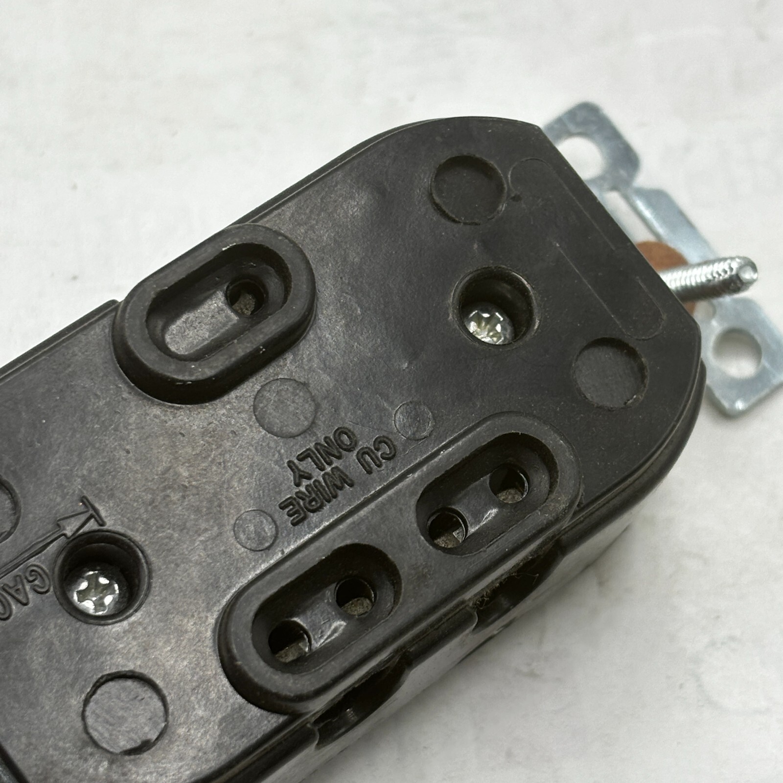 BRYANT 4700 DUPLEX REC. BLACK BACK WIRED 2 POLE 3 WIRE 15A 125V TWIST LOCK ⭐